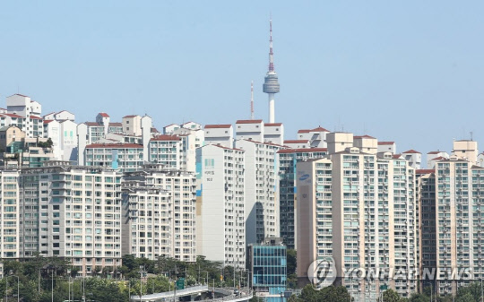 지난 12일 서울 시내 아파트 모습. 연합뉴스